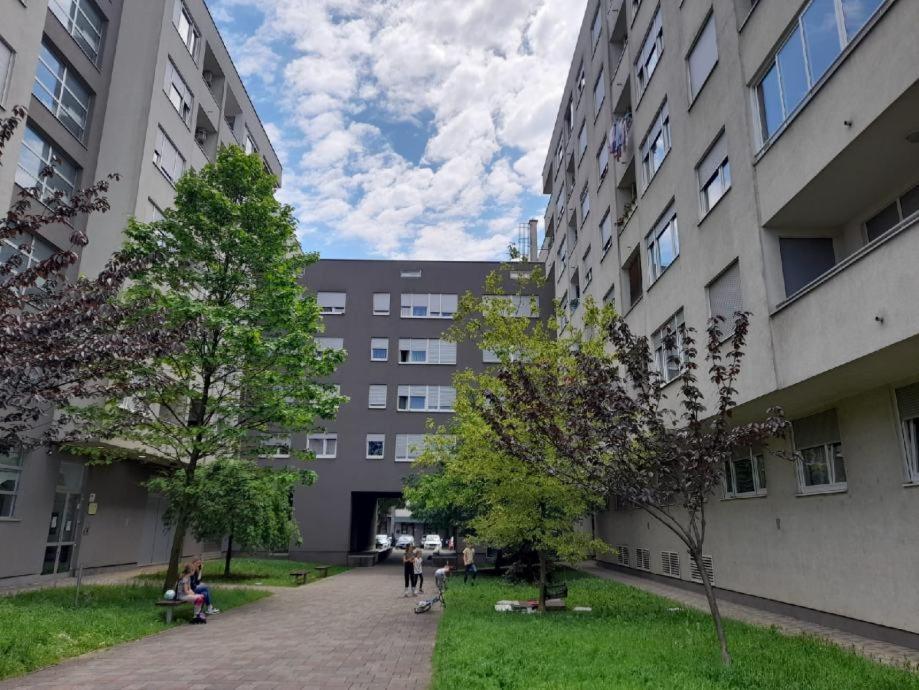 Apartman Lumi Arena Загреб Екстериор снимка